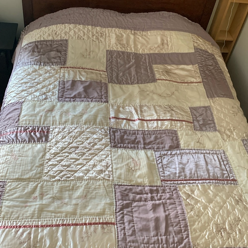 Full/ Queen Quilt Comforter with Embroidery flowers- Lilac